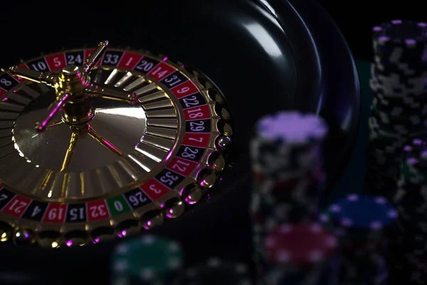 qqvictory link live casino betting interface with game history and balance display